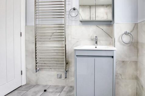 Elegant Family Bathroom