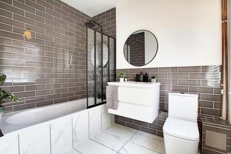 Luxurious Contemporary Bathroom