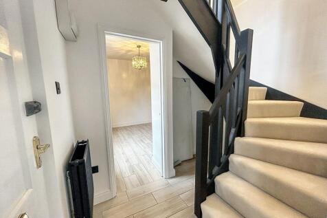 Entrance Hallway/Stairs