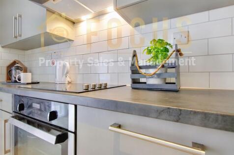 Kitchen/ Living Room