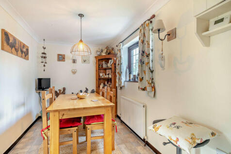 Annexe dining roo...