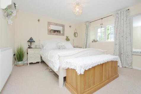 Ringwold Cottage - Main Bedroom