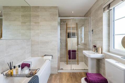 Full en suite bathroom in Glenbervie show home