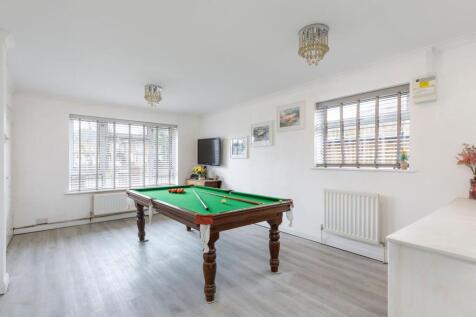 Annexe/games room