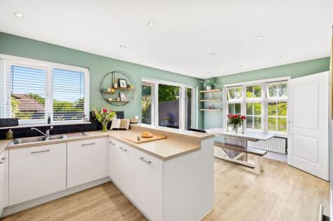 Kitchen &amp; breakfast room