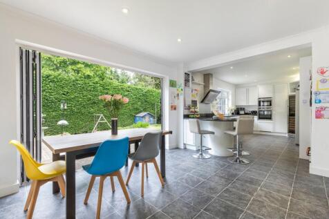Kitchen bi-folds open