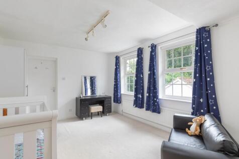 Bedroom/playroom