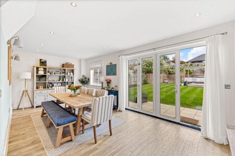 Dining/breakfast room