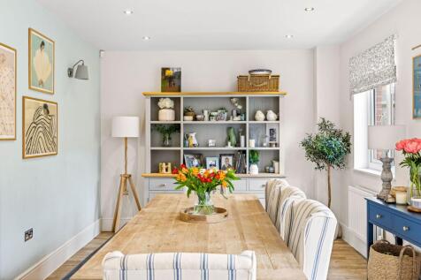 Dining/breakfast room
