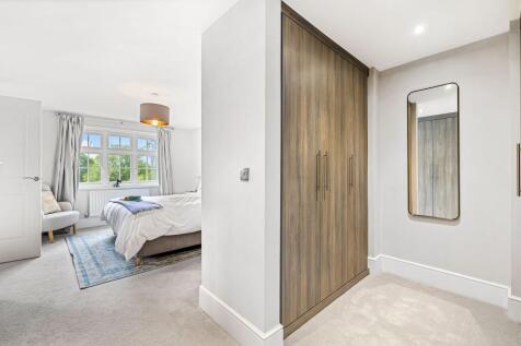Principle bedroom