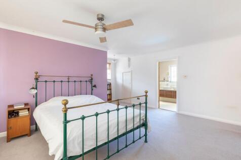 Principle bedroom