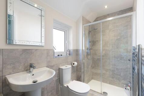 En-suite shower
