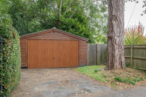 Detached garage