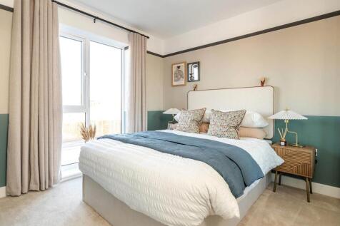 A second double bedroom means you don&#39;t need to compromise on space