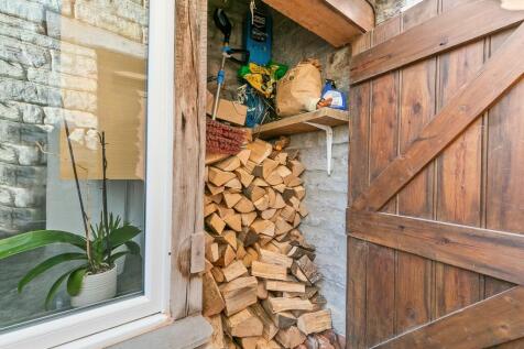 Log store