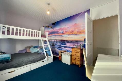 Bedroom 1 (2)