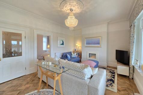 Lounge 2/Bedroom 2