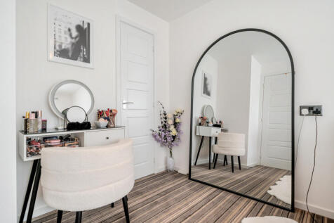 1369917-10-68f242...