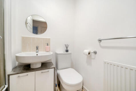 1369917-4-68f241a...