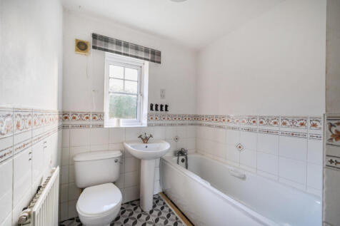 1373104-7-68ff983...