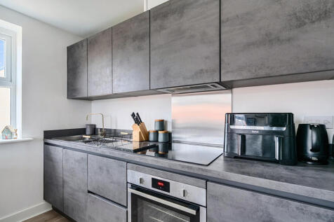 1375943-14-690a20...