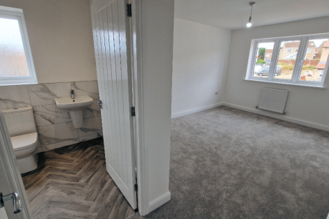 Bedroom 1 &#43; EnSuite
