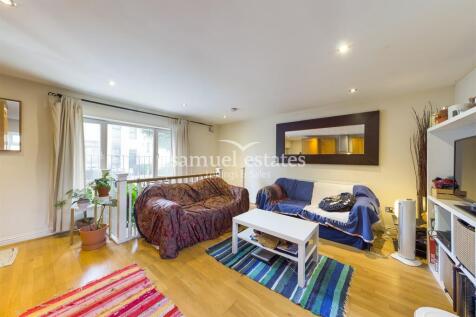 Living Room / Kitche