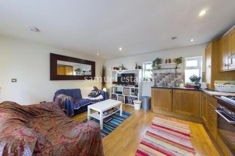 Living Room / Kitche