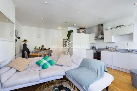 Living Room / Kitche