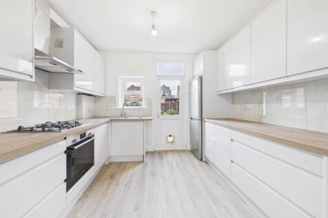 Kitchen / Living roo