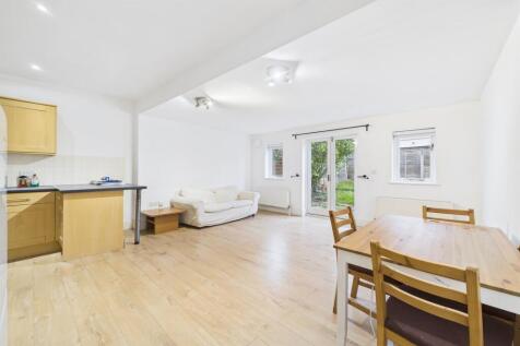 Living Room / Kitche