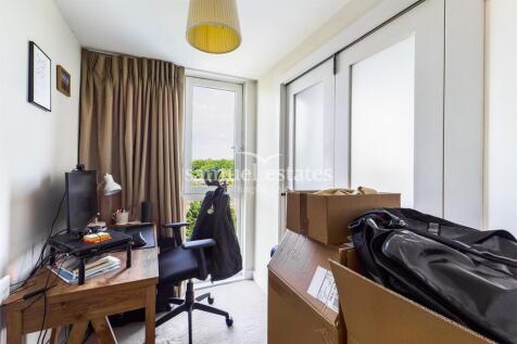 Third bedroom/ Study