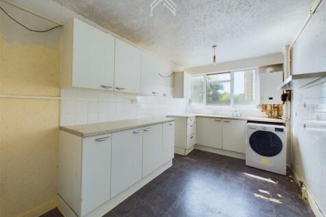 CAM02700G0-PR0174-STILL004.jpg