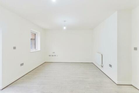 CAM02700G0-PR0199-STILL005.jpg