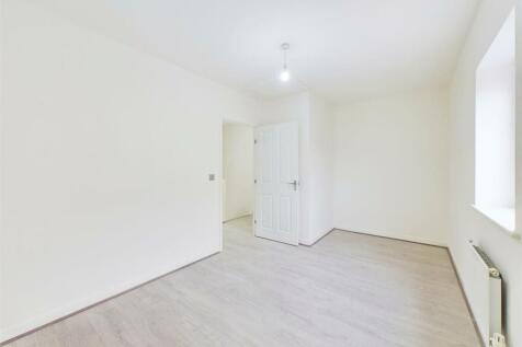 CAM02700G0-PR0199-STILL012.jpg