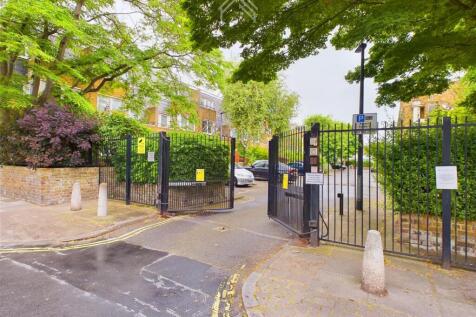 CAM02700G0-PR0161-STILL029.jpg