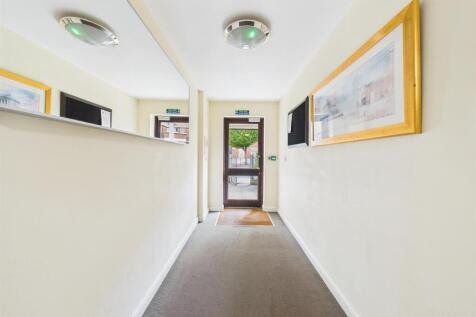CAM02700G0-PR0298-STILL012.jpg