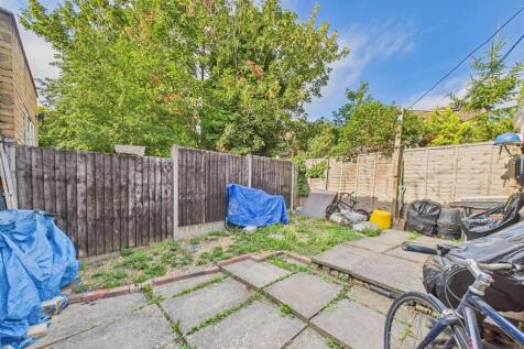 CAM02700G0-PR0346-STILL007.jpg