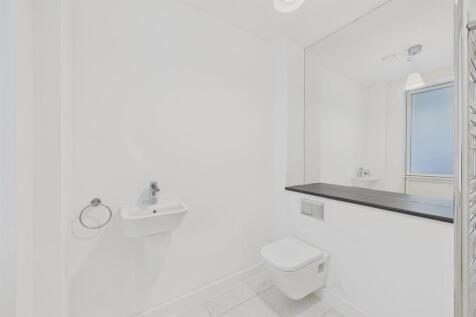 CAM02700G0-PR0375-STILL007.jpg