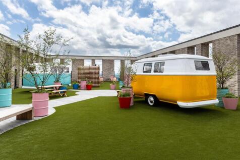 5. The Robinson- Outdoor.jpg