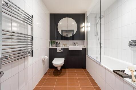 4. Luna- Bathroom.jpg