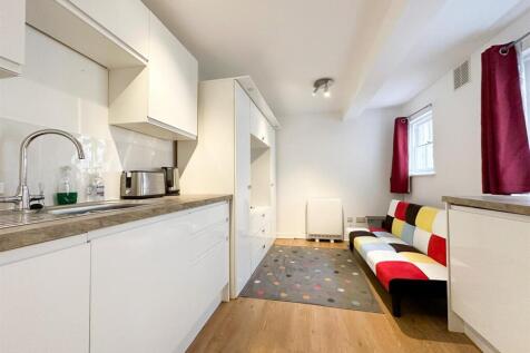 Bed / Sitting Room