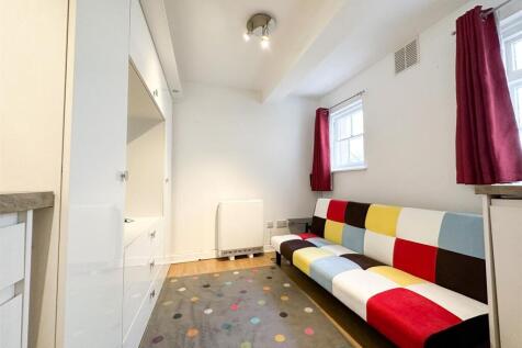 Bed / Sitting Room