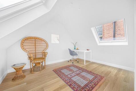 Bedroom 4 / Study