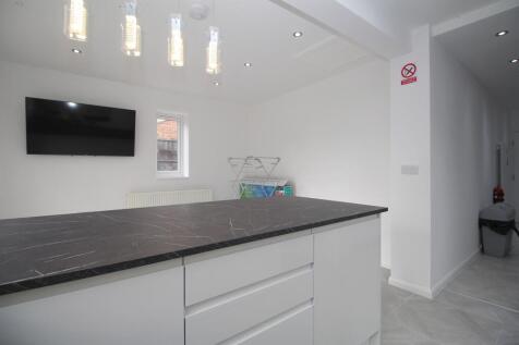 Lounge / Kitchen