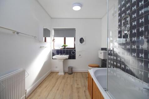 Bathroom (Shared)