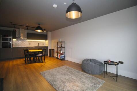Lounge / Kitchen