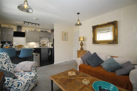 Lounge / Kitchen