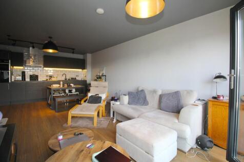 Lounge / Kitchen