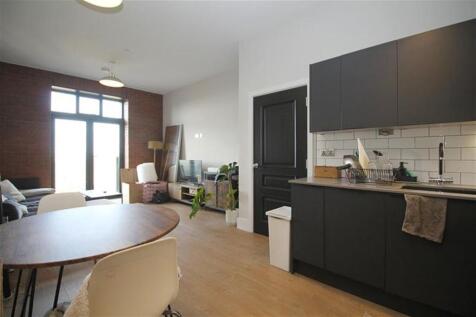 Lounge / Kitchen